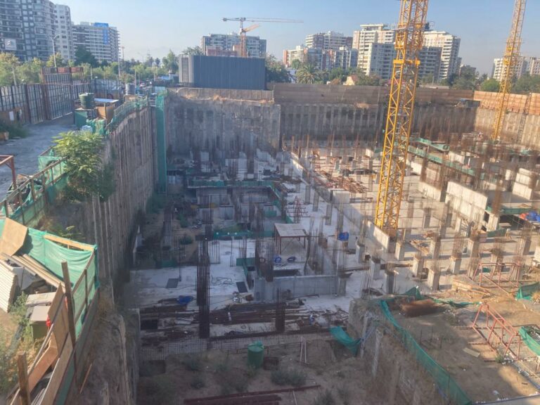 Obra abastecida con acero cortado y doblado por Ebema